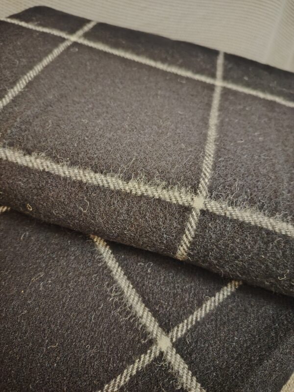 Black and white window pane lambs wool blanket - Image 3