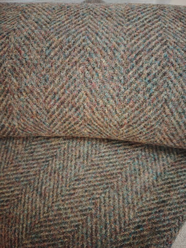 Country Green lambs wool herringbone blanket - Image 2