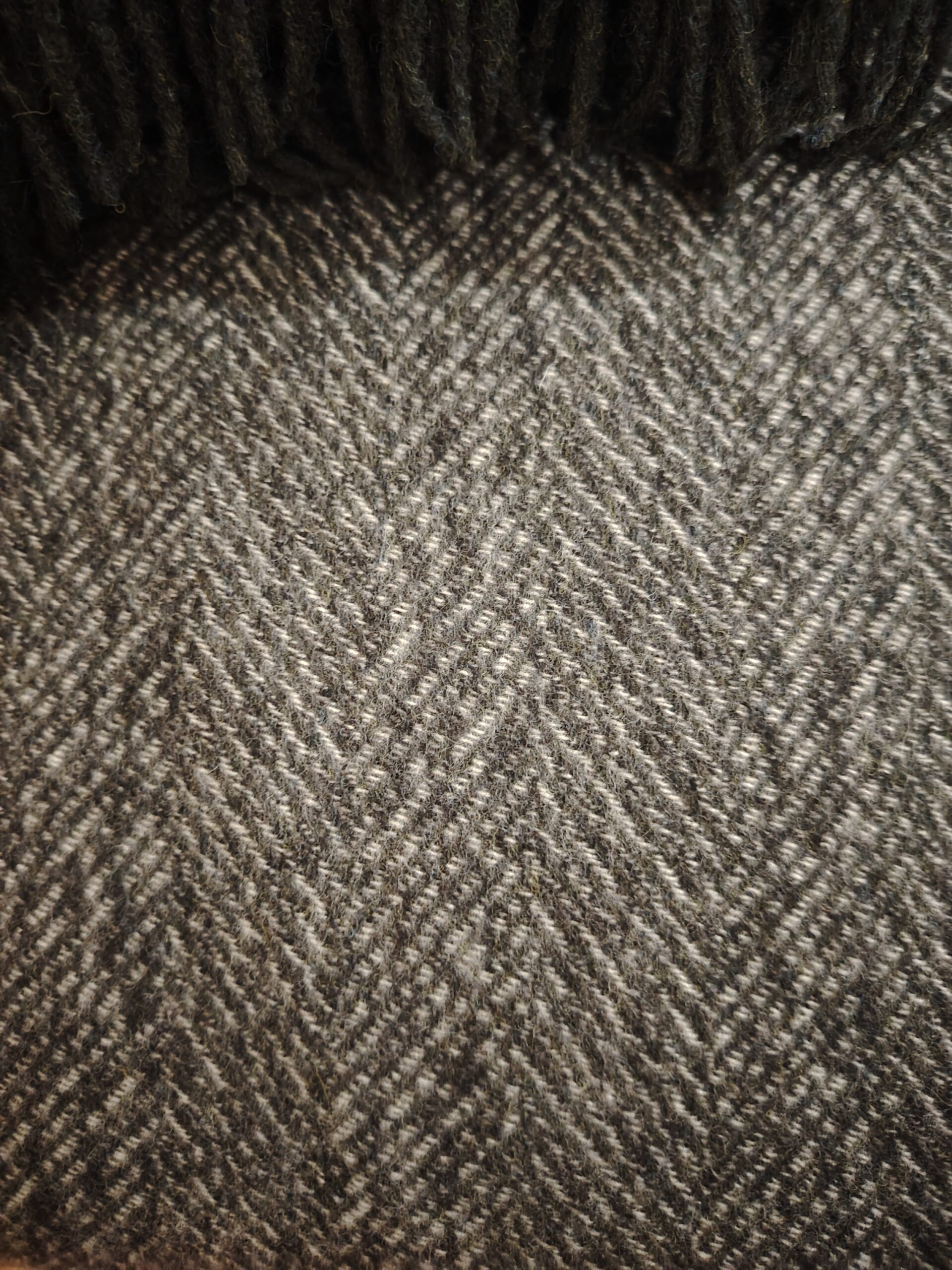 Grey Herringbone bone lambs wool blanket - Image 3
